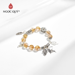Vòng tay phong thủy đá thạch anh tóc vàng phối charm bàn tay hamsa hạt 8mm