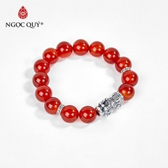 Vòng tay phong thủy đá mã não đỏ phối charm tỳ hưu bạc hạt 12mm
