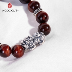 Vòng tay phong thủy đá mắt hổ nâu đỏ phối tỳ hưu hạt 12mm