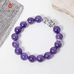 Vòng tay phong thủy đá thạch anh tím phối charm tỳ hưu bạc hạt 12mm