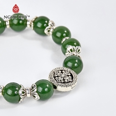 Vòng tay phong thủy đá ngọc bích phối charm bánh xe pháp luân hạt 10mm