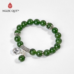 Vòng tay phong thủy đá ngọc bích phối charm lá sen bạc hạt 10mm