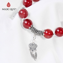 Vòng tay phong thủy đá thạch anh dâu phối charm hoa bạc hạt 11mm hợp mệnh hỏa, thổ