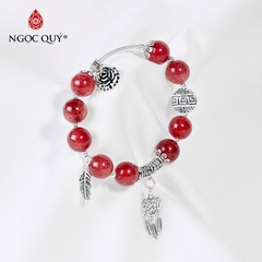 Vòng tay phong thủy đá thạch anh dâu phối charm hoa bạc hạt 11mm hợp mệnh hỏa, thổ