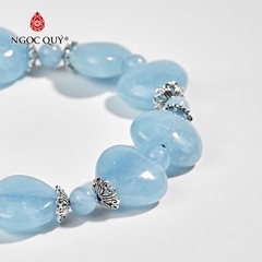 Vòng tay phong thủy đá aquamarine charm trái tim hạt 12mm mệnh thủy, mộc