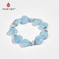 Vòng tay phong thủy đá aquamarine charm trái tim hạt 12mm mệnh thủy, mộc