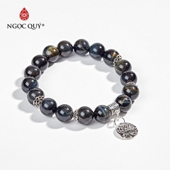 Vòng tay phong thủy đá mắt hổ xanh đen phối charm hoa sen bạc hạt 10mm