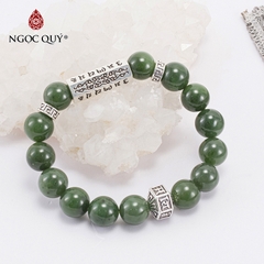 Vòng tay phong thủy đá ngọc bích phối charm lục tự hạt 12mm