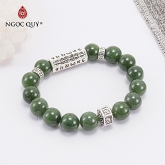Vòng tay phong thủy đá ngọc bích phối charm lục tự hạt 12mm