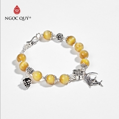 Vòng tay phong thủy đá mắt hổ vàng tâm phối charm kết đồng tâm bạc hạt 8mm