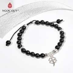 Vòng tay phong thủy đá obsidian phối charm cỏ 4 lá hạt 6mm