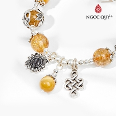 Vòng tay đá thạch anh tóc vàng phối charm bạc cao cấp
