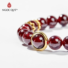 Vòng tay phong thủy đá garnet charm cầu hạt 4mm