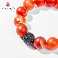Vòng tay phong thủy đá mã não đỏ nhám charm cầu đính đá hạt 14mm