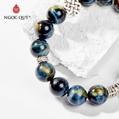 Vòng tay phong thủy đá mắt hổ xanh đen phối charm cây hợp mệnh thủy, mộc