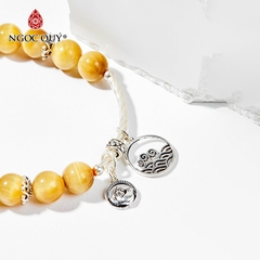 Vòng tay phong thủy đá mắt hổ vàng tâm phối charm hoa sen hạt 8mm