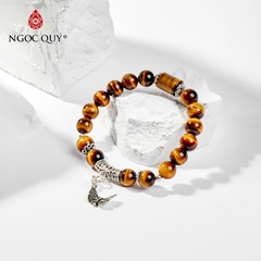 Vòng tay phong thủy đá mắt hổ vàng nâu phối charm bướm bạc hạt 8mm
