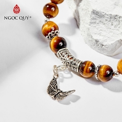 Vòng tay phong thủy đá mắt hổ vàng nâu phối charm bướm bạc hạt 8mm