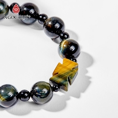 Vòng tay phong thủy đá mắt hổ xanh đen phối charm thánh giá hạt 12mm