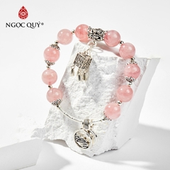 Vòng tay phong thủy đá thạch anh hồng phối charm đèn lồng hạt 10mm