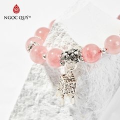 Vòng tay phong thủy đá thạch anh hồng phối charm đèn lồng hạt 10mm