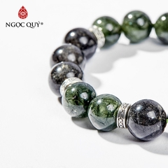 Vòng tay phong thủy đá thạch anh tóc xanh charm tỳ hưu hạt 12mm