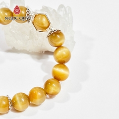 Vòng tay phong thủy đá mắt hổ vàng tâm phối charm cây