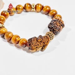 Vòng tay phong thủy đá mắt hổ vàng nâu phối charm tỳ hưu