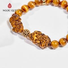 Vòng tay phong thủy đá mắt hổ vàng nâu phối charm tỳ hưu