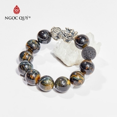 Vòng tay phong thủy đá mắt hổ xanh đen phối charm hạt 16mm