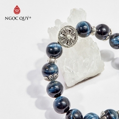 Vòng tay phong thủy đá mắt hổ xanh đen phối charm