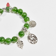 Vòng tay phong thủy đá ngọc bích phối charm ngựa