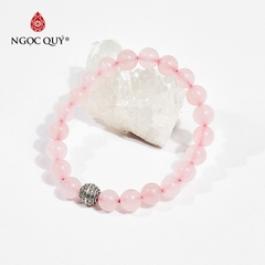 Vòng tay phong thủy đá thạch anh hồng phối charm cát tường