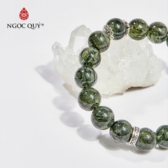 Vòng tay phong thủy đá thạch anh tóc xanh charm hoa hồng