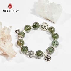 Vòng tay phong thủy đá thạch anh tóc xanh charm hoa hồng