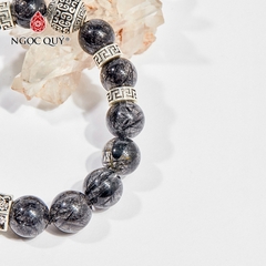 Vòng tay phong thủy đá thạch anh tóc đen charm bạc