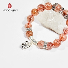 Vòng tay phong thủy đá thạch anh tóc đỏ phối charm mèo