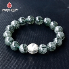 Vòng thạch anh tóc xanh phối charm lục tự bạc