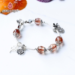Vòng thạch anh tóc đỏ phối charm bạc