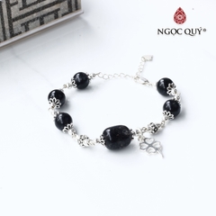 Vòng tay lu thống đá thạch anh tóc phối charm bạc cỏ 4 lá