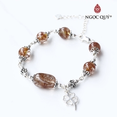 Vòng tay lu thống đá thạch anh tóc phối charm bạc cỏ 4 lá