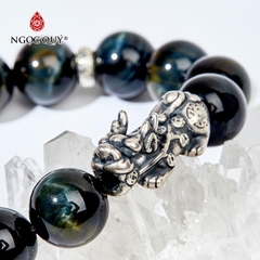 Vòng tay đá Thạch anh mắt hổ tự nhiên phối charm - Mẫu VC0184 - Ngọc Quý