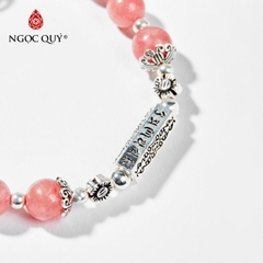 Vòng tay đá Đào hoa tự nhiên phối charm - Mẫu VC0319 - Ngọc Quý