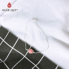 Vòng tay đá Đào hoa tự nhiên phối charm - Mẫu VC0321 - Ngọc Quý