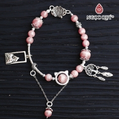 Vòng tay đá Đào hoa tự nhiên phối charm - Mẫu VC0323 - Ngọc Quý