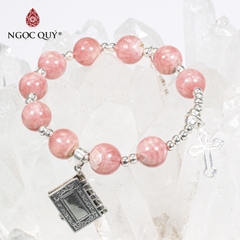 Vòng tay đá Đào hoa tự nhiên phối charm - Mẫu VC0324 - Ngọc Quý