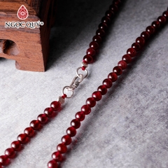 Vòng tay đá Garnet tự nhiên phối charm - Mẫu VC0325 - Ngọc Quý