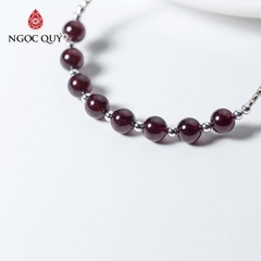 Vòng tay đá Garnet tự nhiên phối charm - Mẫu VC0336 - Ngọc Quý