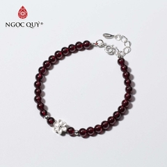 Vòng tay đá Garnet tự nhiên phối charm - Mẫu VC0337 - Ngọc Quý