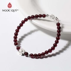 Vòng tay đá Garnet tự nhiên phối charm - Mẫu VC0337 - Ngọc Quý